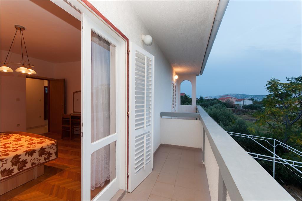 Ferienwohnung Maslinov Hlad Barbat na Rabu Exterior foto
